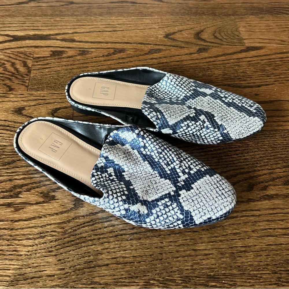GAP Vegan Leather Snake Print Black and Gray Slip-On Mule Flats